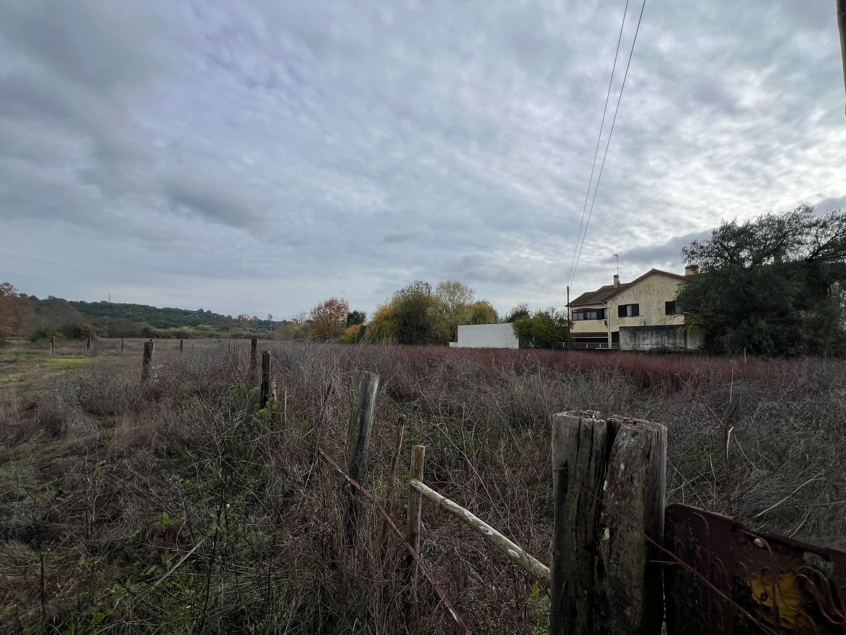 Terreno junto à cidade a pegar com rio Nabão!! 1 / 5
